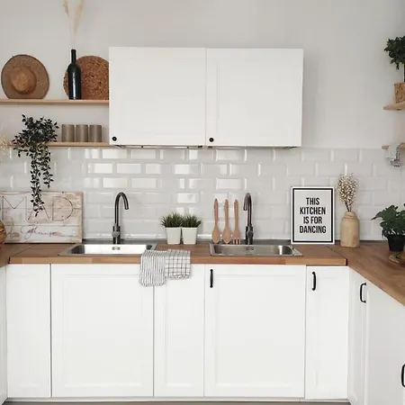 Hostel Nomad Surf House *