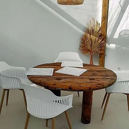 Hostel Nomad Surf House *