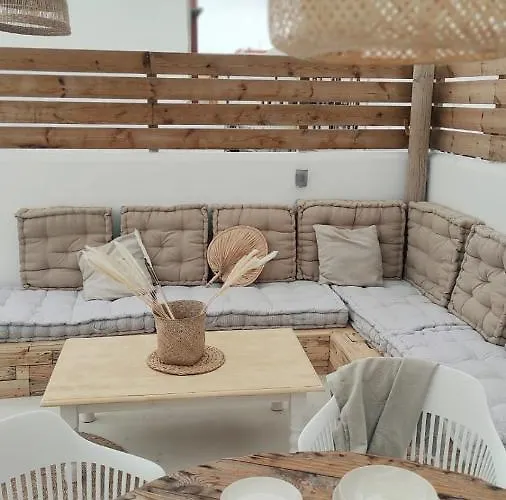 Nomad Surf House * Коральео