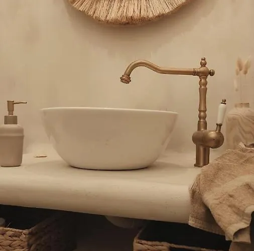 Nomad Surf House Хостел Коральео